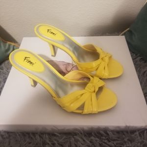 Lemon yellow mule heels - vintage style